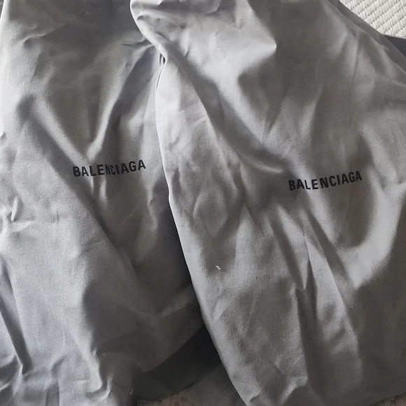 Balenciaga Women's White Slide Sandals - Picture 11 of 13